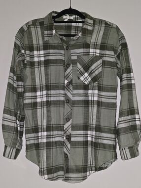 Maurices Green Plaid Button-Up Shirt